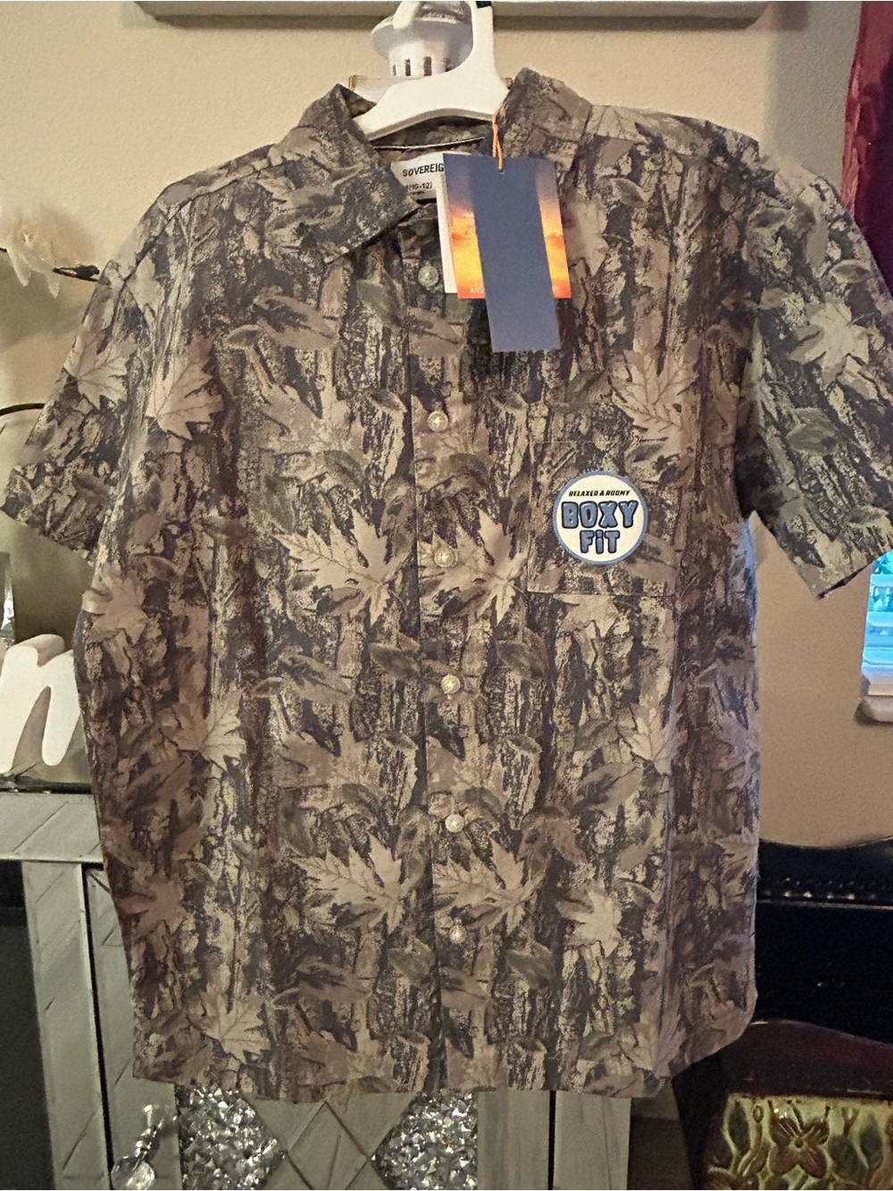 Boxy Fit boys Short-Sleeve Button-Up Shirt in Green Camo